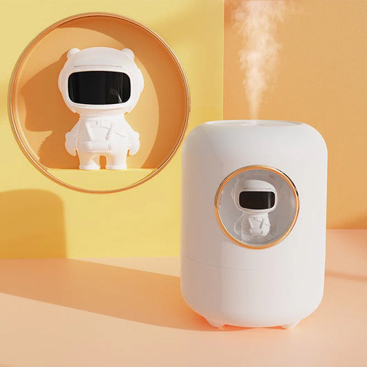 New Mini Spaceman Simple Usb Small Desktop Humidifier Diffuser (white )
